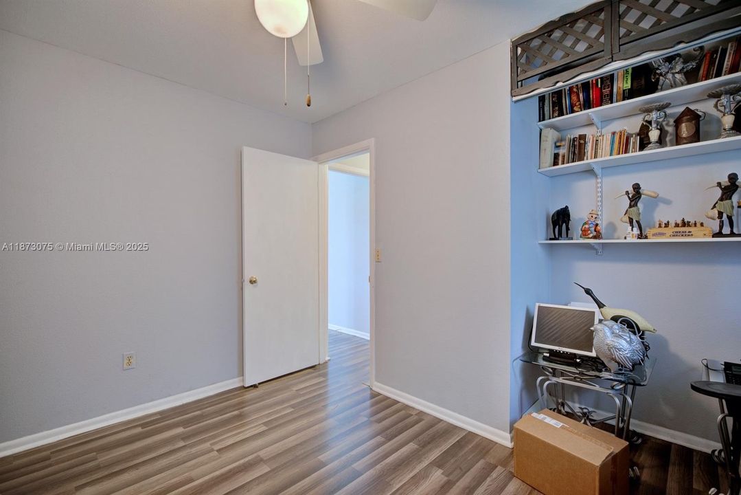 For Sale: $307,000 (4 beds, 2 baths, 1794 Square Feet)