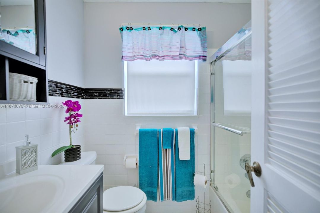 For Sale: $307,000 (4 beds, 2 baths, 1794 Square Feet)