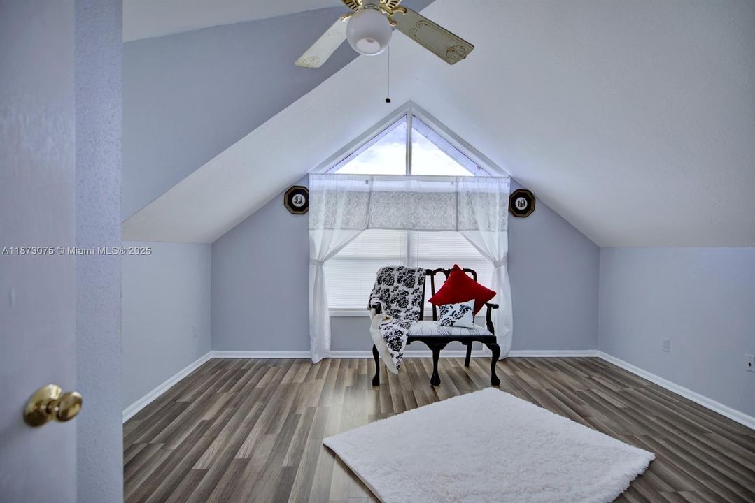 For Sale: $307,000 (4 beds, 2 baths, 1794 Square Feet)