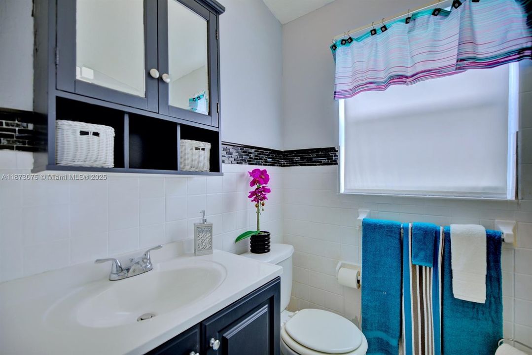 For Sale: $307,000 (4 beds, 2 baths, 1794 Square Feet)