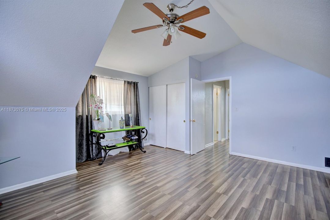 For Sale: $307,000 (4 beds, 2 baths, 1794 Square Feet)