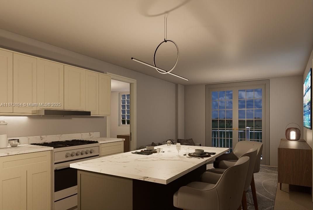 На продажу: $2,600,000 (0.33 acres)