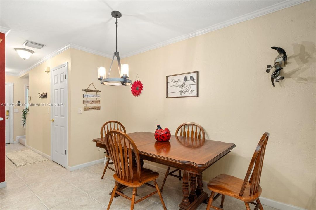 待售: $159,900 (2 贝兹, 2 浴室, 1482 平方英尺)