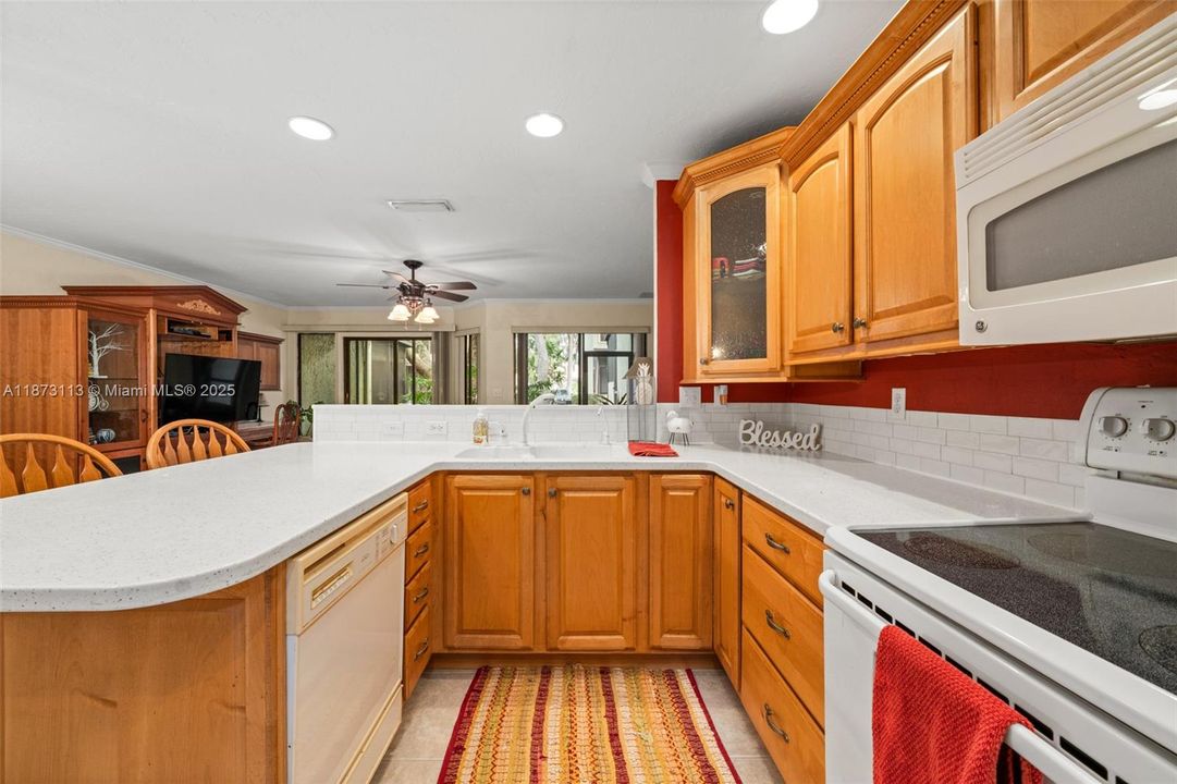 待售: $159,900 (2 贝兹, 2 浴室, 1482 平方英尺)