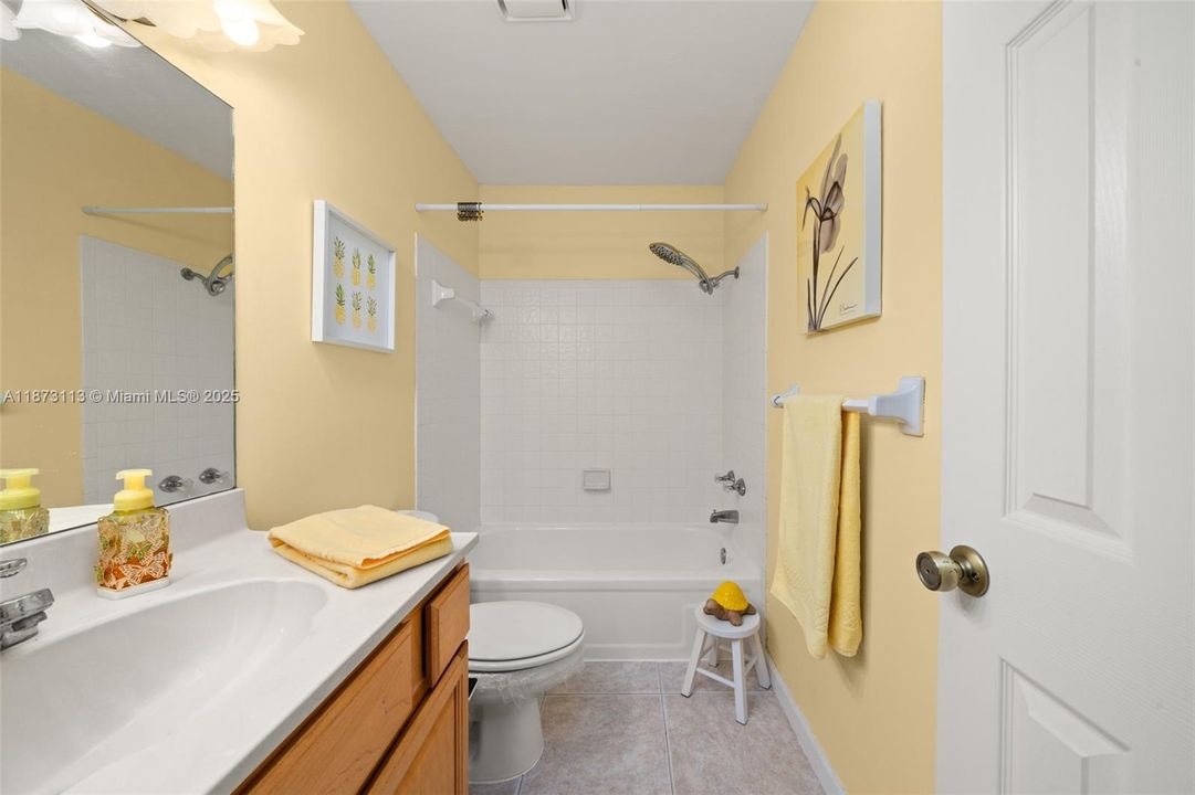 待售: $159,900 (2 贝兹, 2 浴室, 1482 平方英尺)