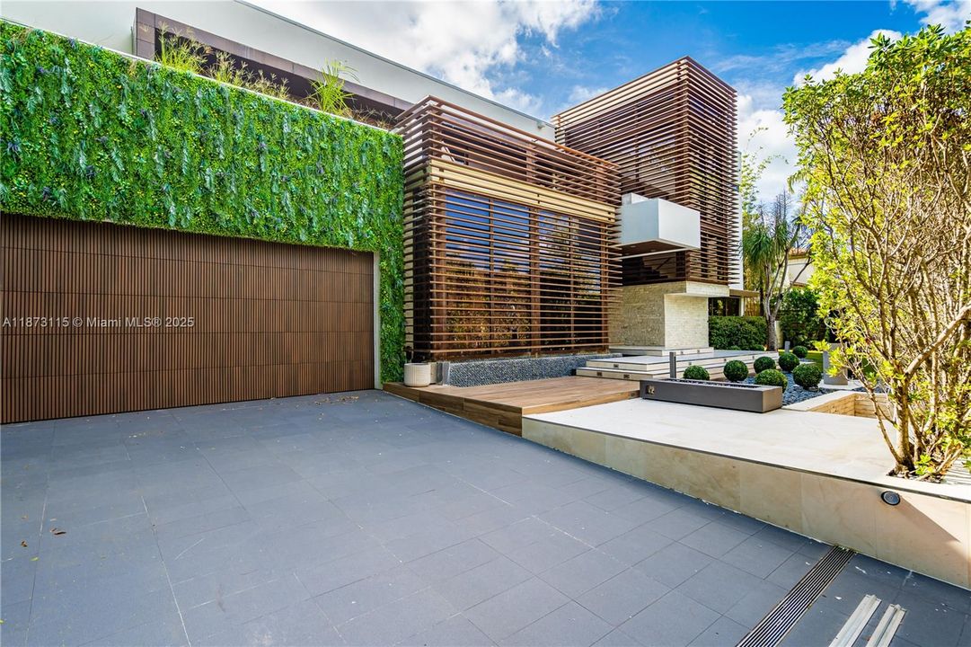 Active With Contract: $50,000 (4 beds, 4 baths, 5119 Square Feet)