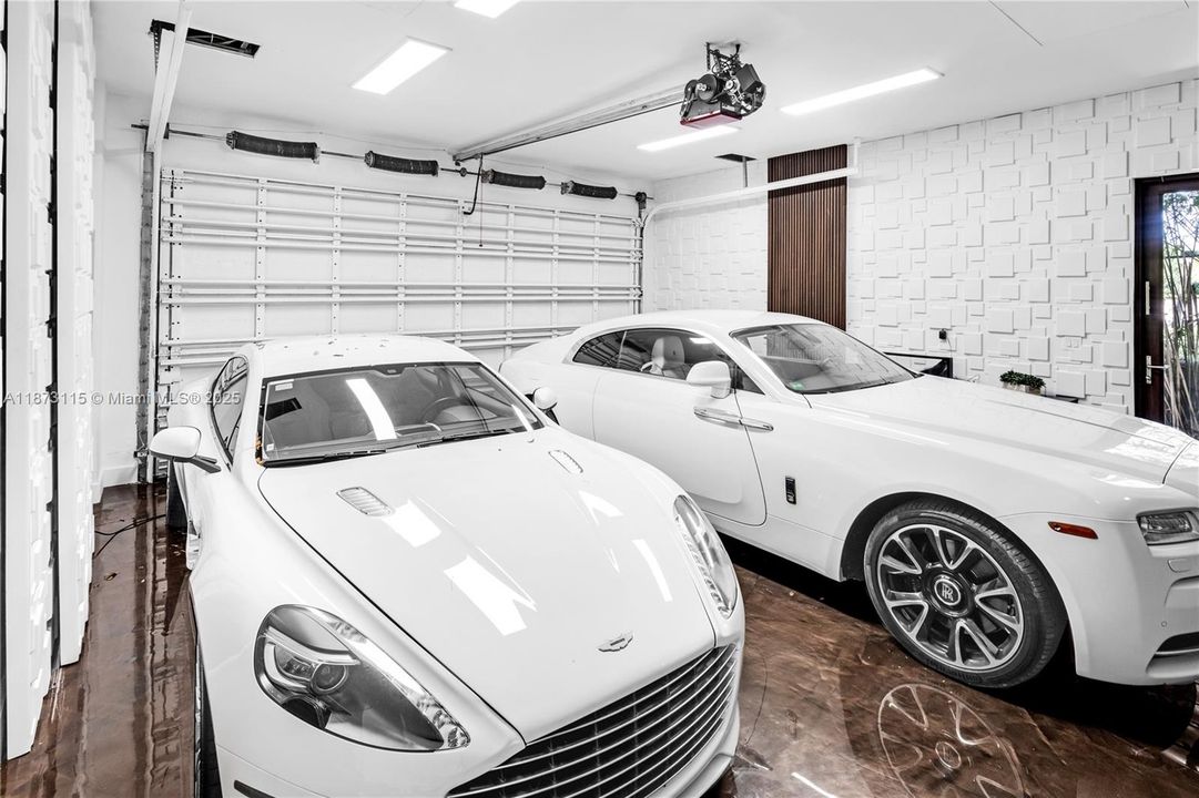 Active With Contract: $50,000 (4 beds, 4 baths, 5119 Square Feet)