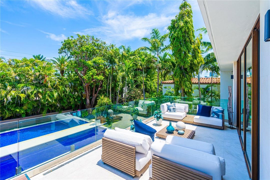 Active With Contract: $50,000 (4 beds, 4 baths, 5119 Square Feet)