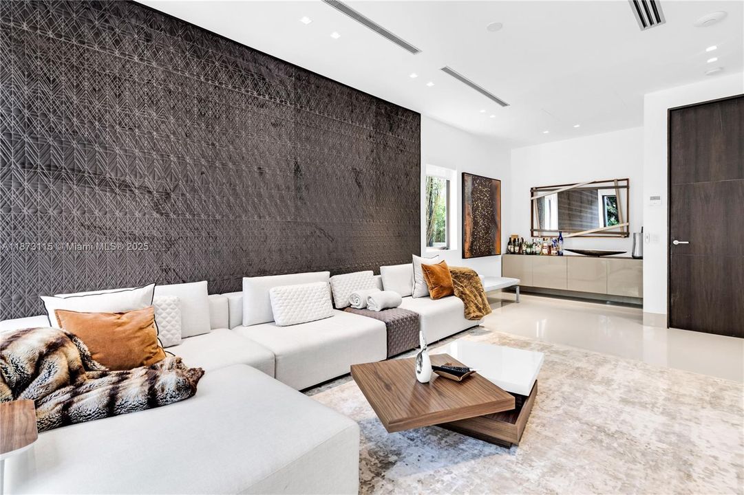 Active With Contract: $50,000 (4 beds, 4 baths, 5119 Square Feet)