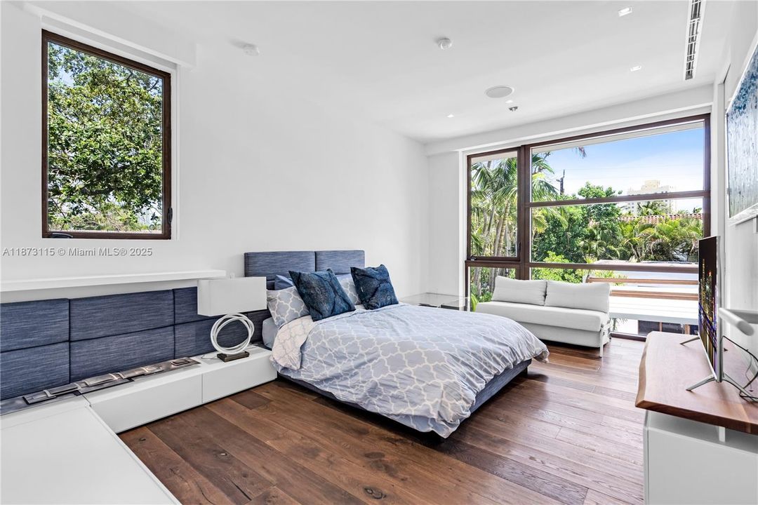 Active With Contract: $50,000 (4 beds, 4 baths, 5119 Square Feet)