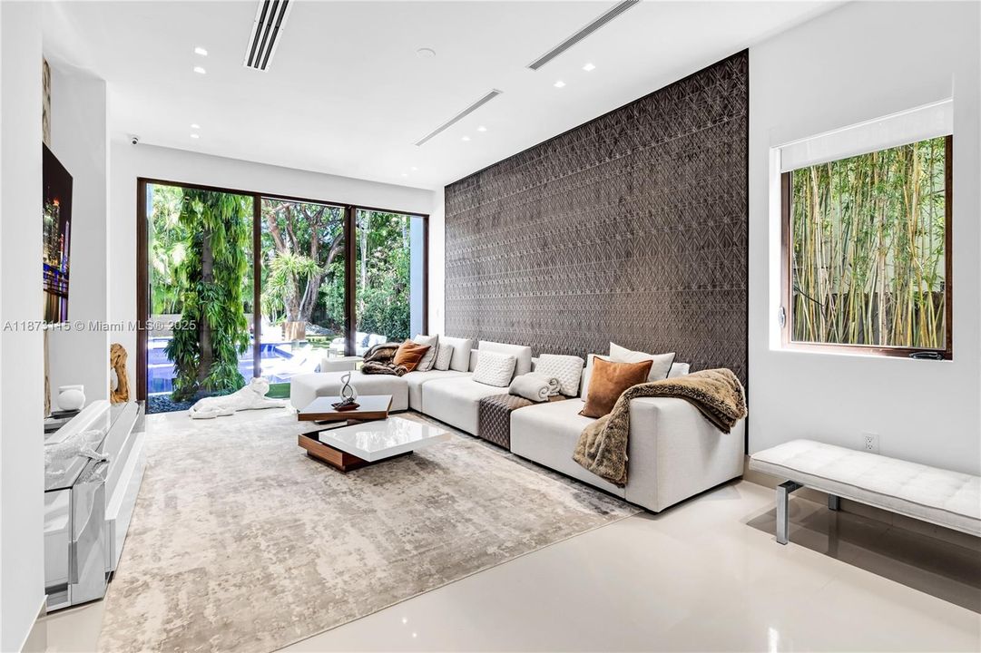 Active With Contract: $50,000 (4 beds, 4 baths, 5119 Square Feet)