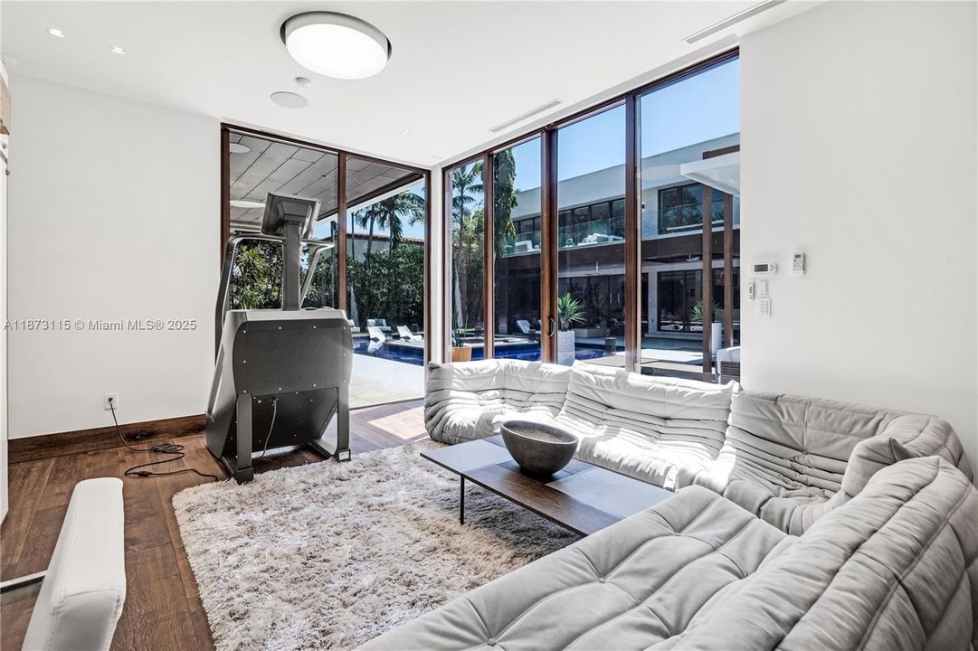 Active With Contract: $50,000 (4 beds, 4 baths, 5119 Square Feet)