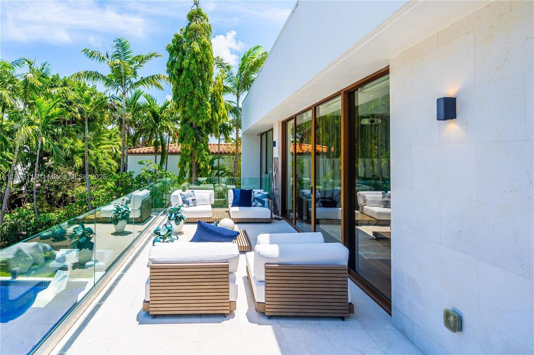 Active With Contract: $50,000 (4 beds, 4 baths, 5119 Square Feet)