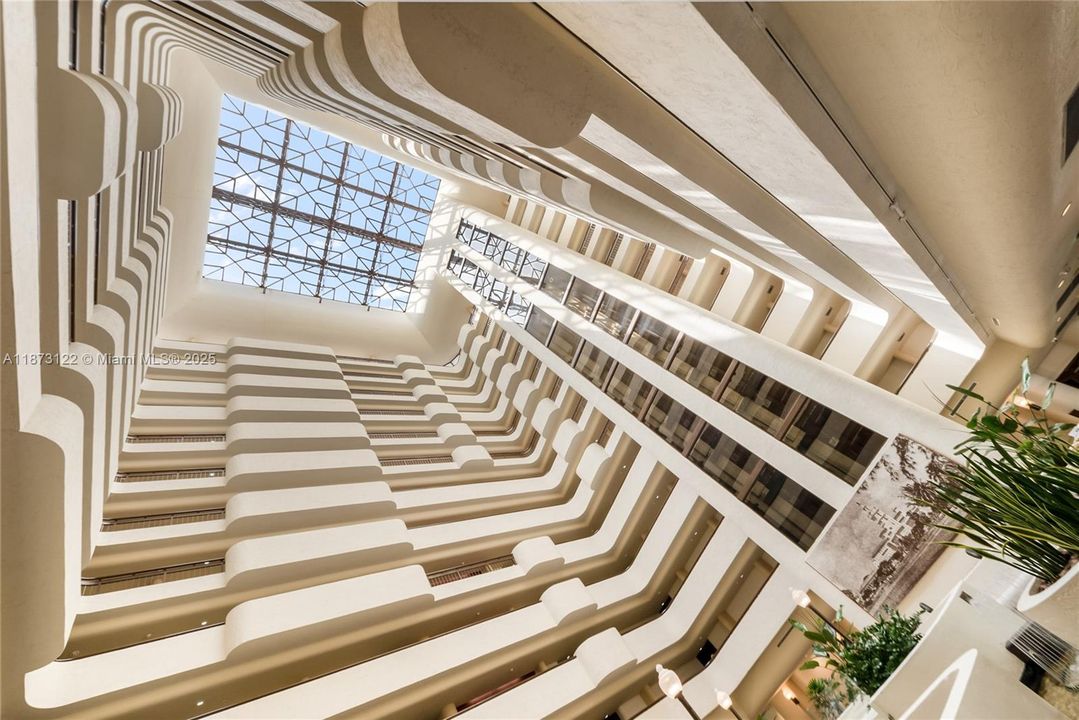 合同活跃: $699,000 (2 贝兹, 2 浴室, 1411 平方英尺)