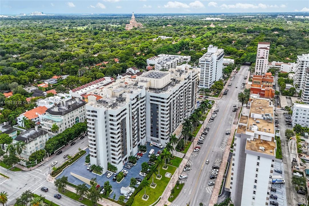 合同活跃: $699,000 (2 贝兹, 2 浴室, 1411 平方英尺)