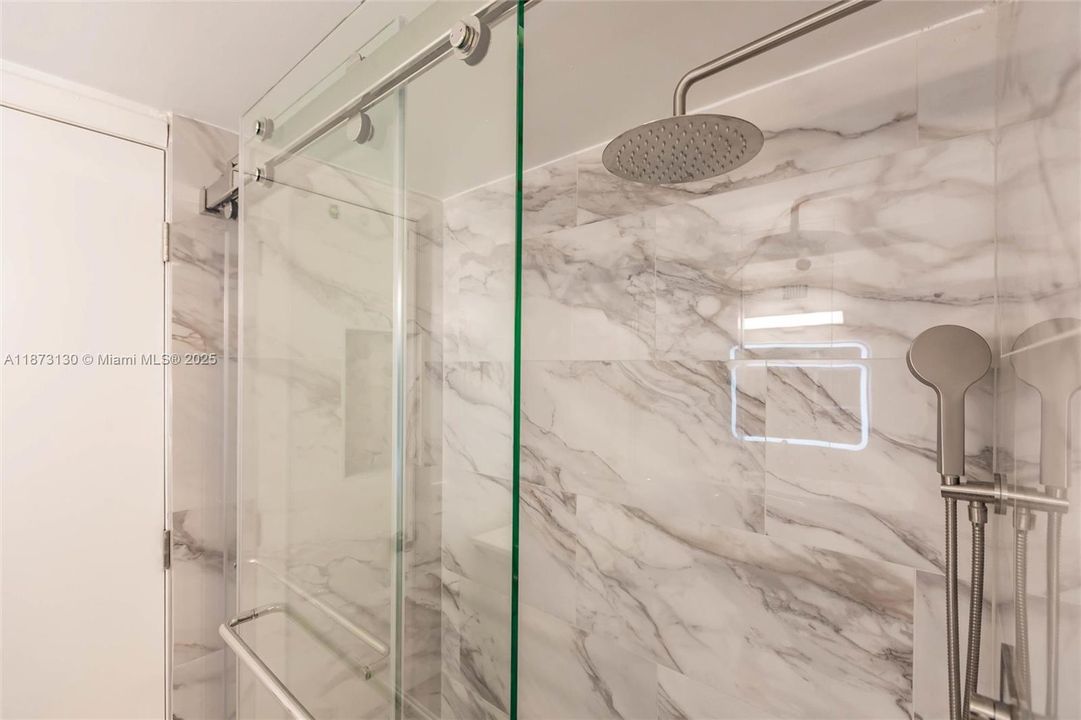 For Sale: $445,000 (2 beds, 1 baths, 1152 Square Feet)