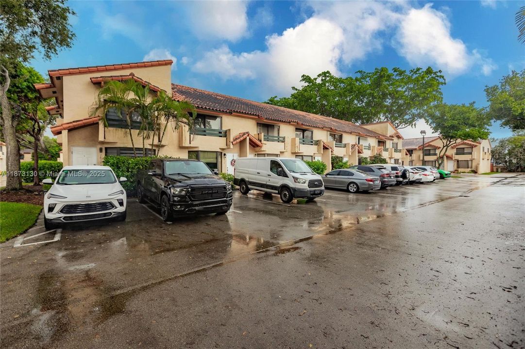 For Sale: $445,000 (2 beds, 1 baths, 1152 Square Feet)