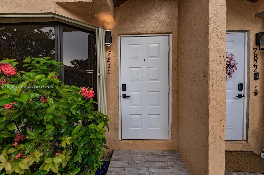 For Sale: $445,000 (2 beds, 1 baths, 1152 Square Feet)