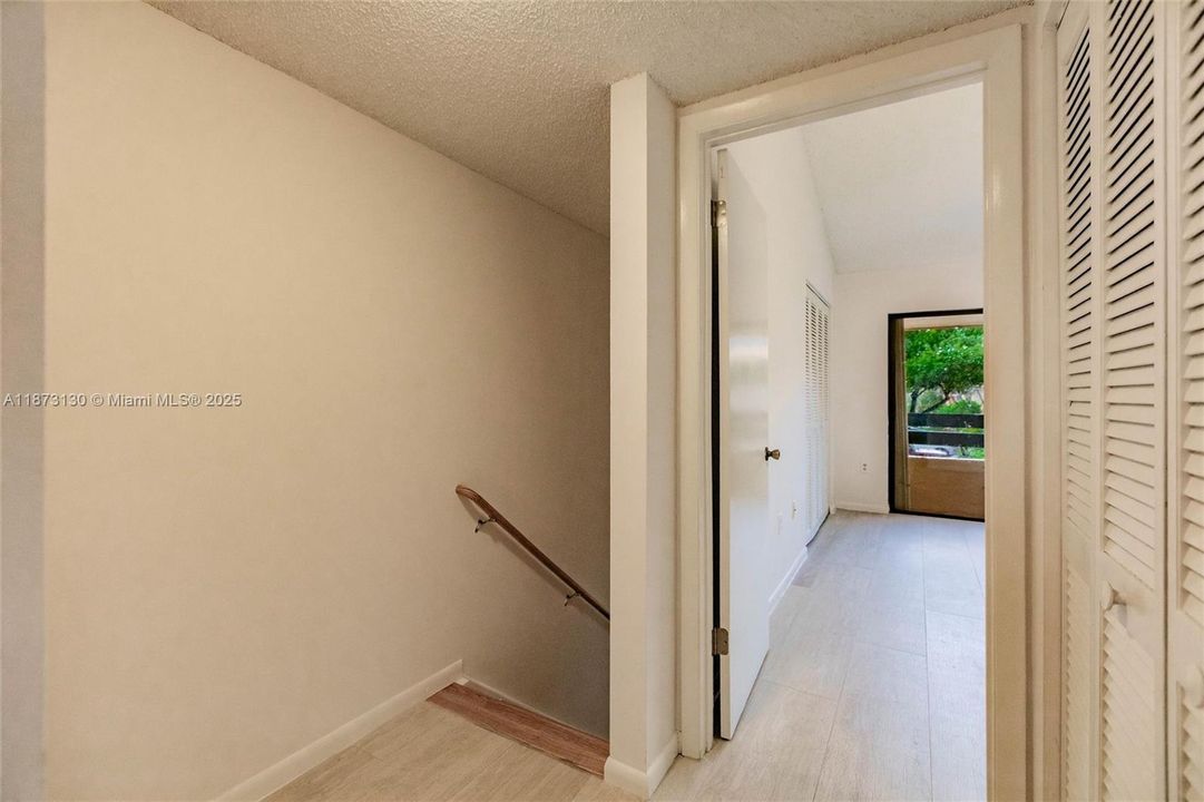 For Sale: $445,000 (2 beds, 1 baths, 1152 Square Feet)