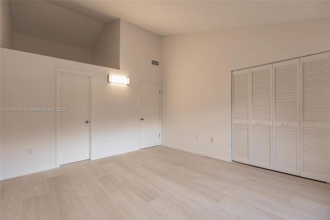 For Sale: $445,000 (2 beds, 1 baths, 1152 Square Feet)