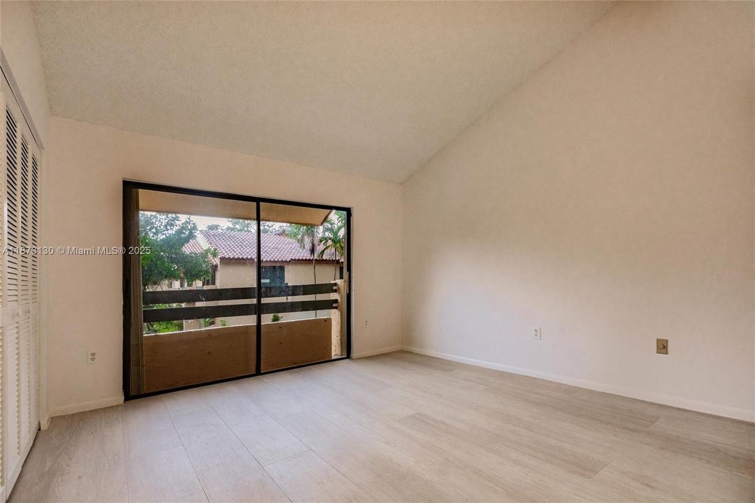 For Sale: $445,000 (2 beds, 1 baths, 1152 Square Feet)