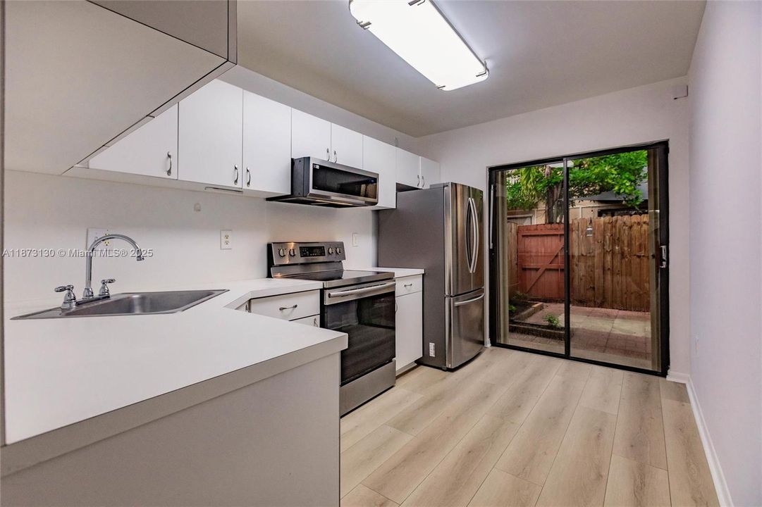 For Sale: $445,000 (2 beds, 1 baths, 1152 Square Feet)