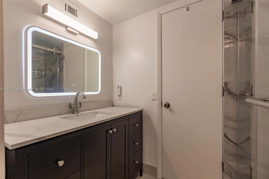 For Sale: $445,000 (2 beds, 1 baths, 1152 Square Feet)