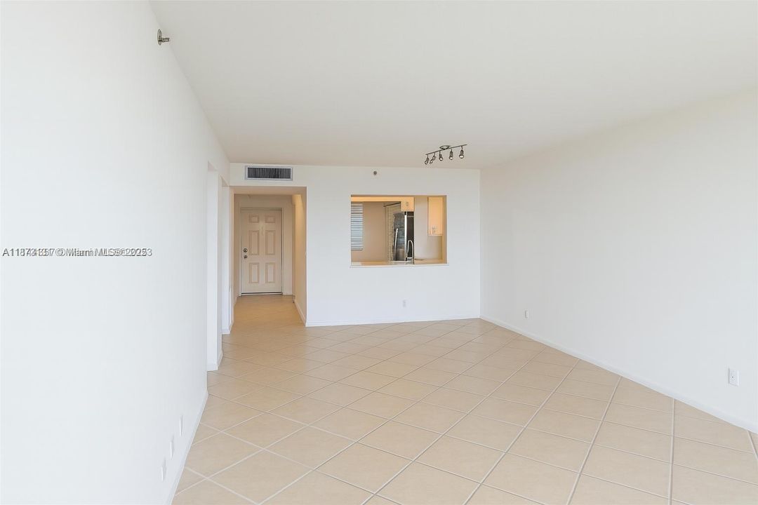 Недавно арендовано: $2,450 (2 спален, 2 ванн, 1090 Квадратных фут)