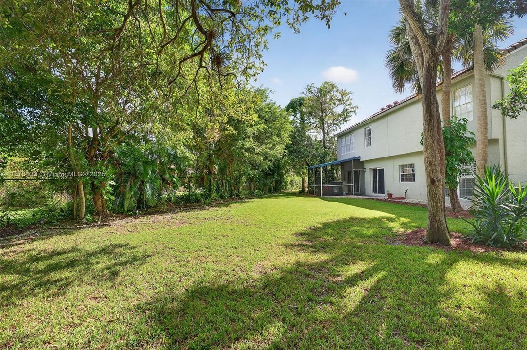 Под контрактом: $720,000 (4 спален, 2 ванн, 2176 Квадратных фут)