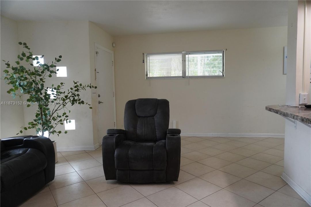 En Venta: $214,900 (2 camas, 1 baños, 822 Pies cuadrados)