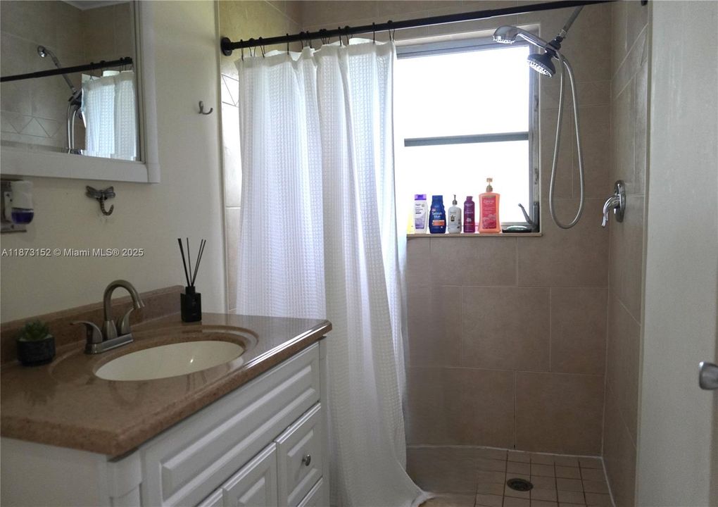 En Venta: $214,900 (2 camas, 1 baños, 822 Pies cuadrados)