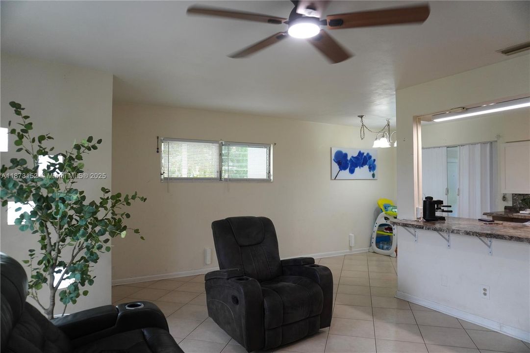 En Venta: $214,900 (2 camas, 1 baños, 822 Pies cuadrados)