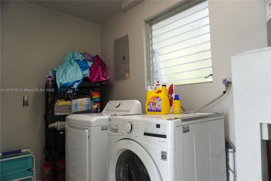 En Venta: $214,900 (2 camas, 1 baños, 822 Pies cuadrados)