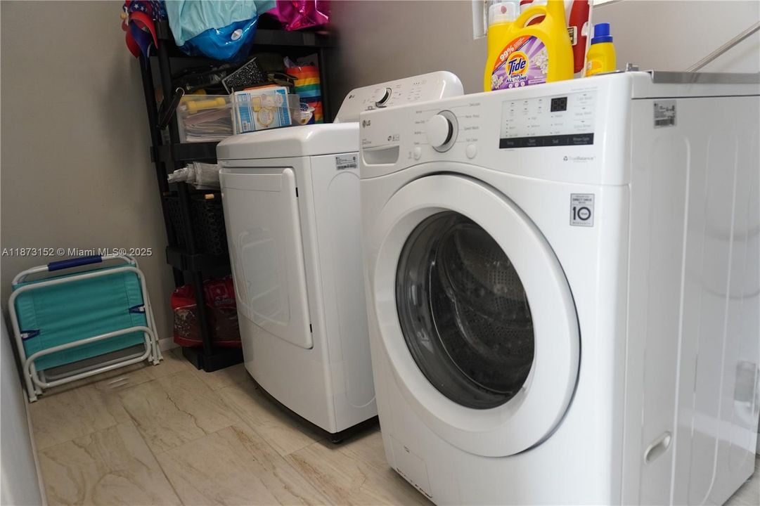 En Venta: $214,900 (2 camas, 1 baños, 822 Pies cuadrados)