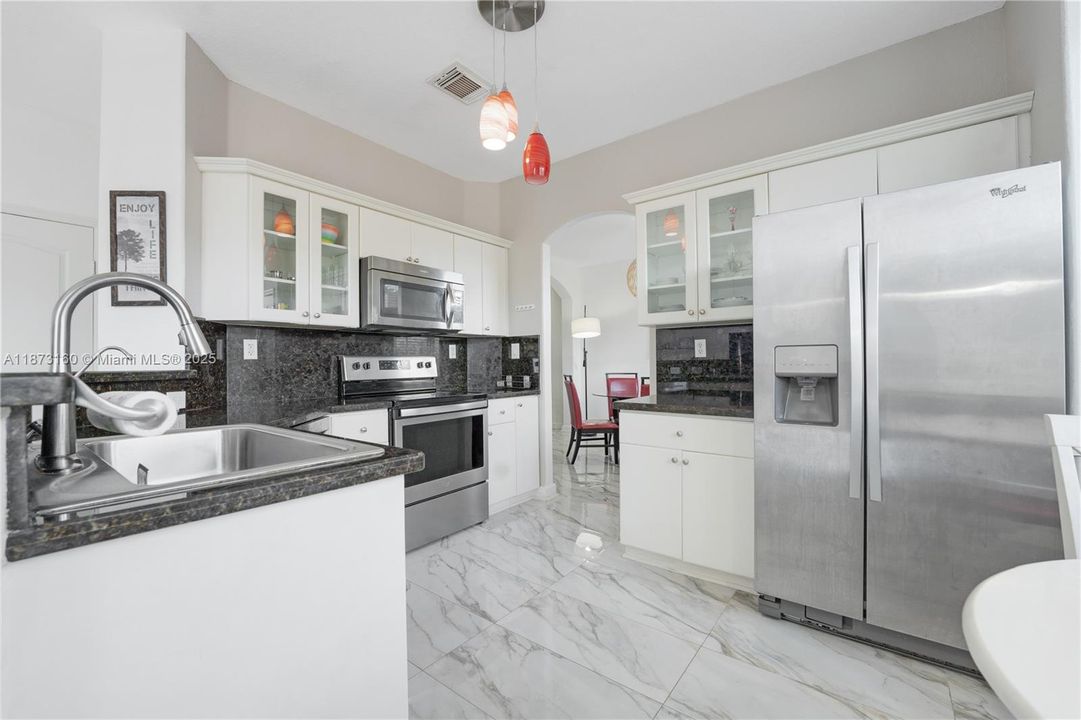 For Sale: $674,500 (3 beds, 2 baths, 1659 Square Feet)