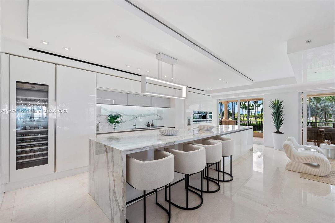 待售: $10,800,000 (4 贝兹, 3 浴室, 3580 平方英尺)