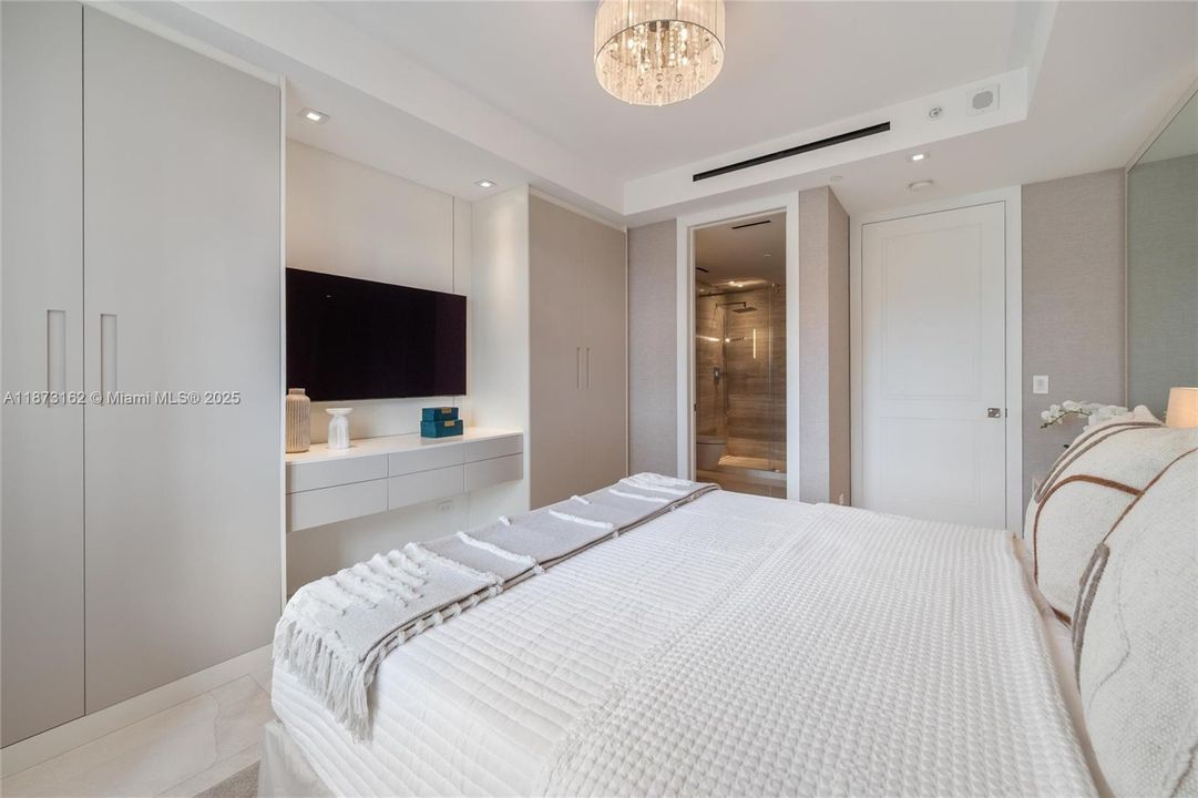 待售: $10,800,000 (4 贝兹, 3 浴室, 3580 平方英尺)