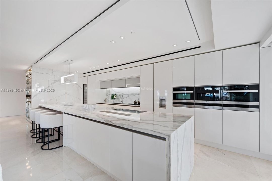 待售: $10,800,000 (4 贝兹, 3 浴室, 3580 平方英尺)