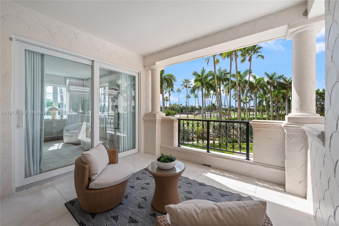 待售: $10,800,000 (4 贝兹, 3 浴室, 3580 平方英尺)