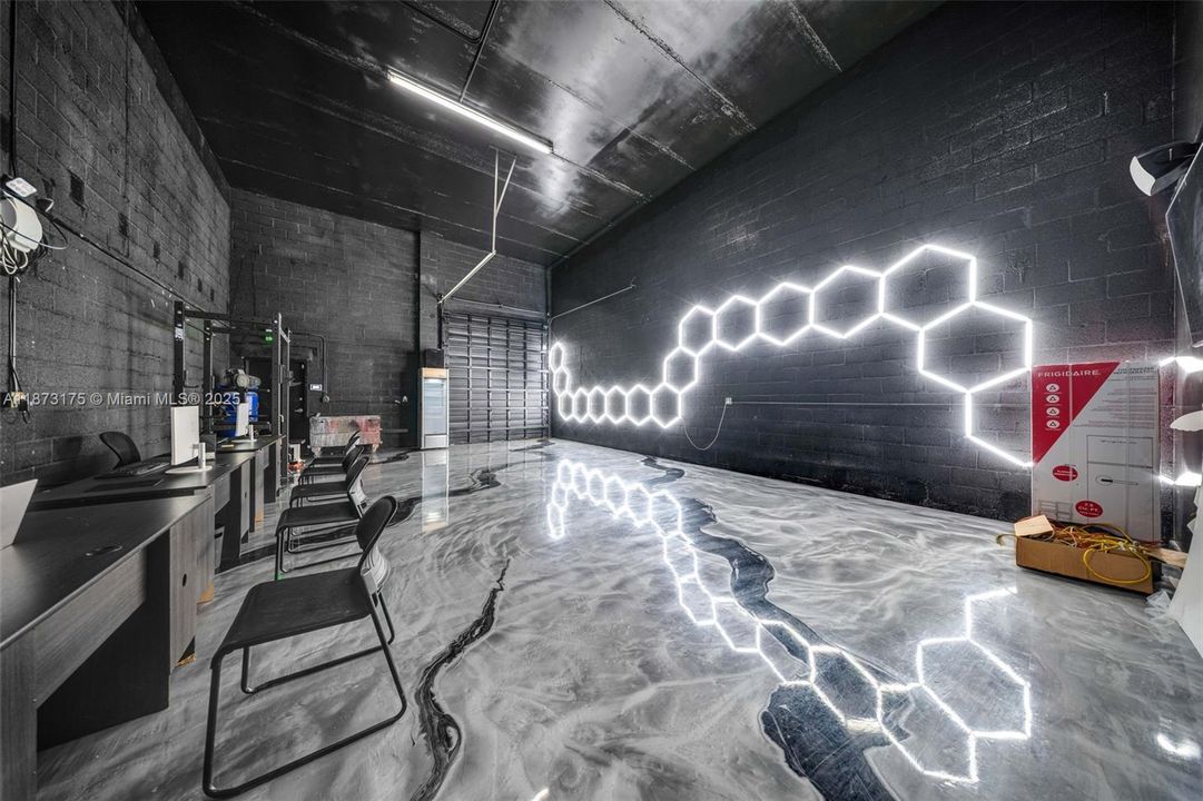 待售: $520,000 (0 贝兹, 0 浴室, 0 平方英尺)