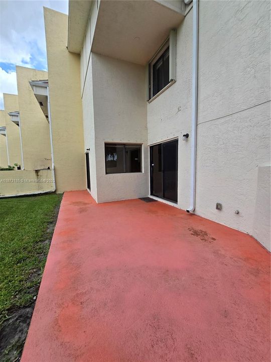 最近租的: $2,900 (3 贝兹, 3 浴室, 8264 平方英尺)