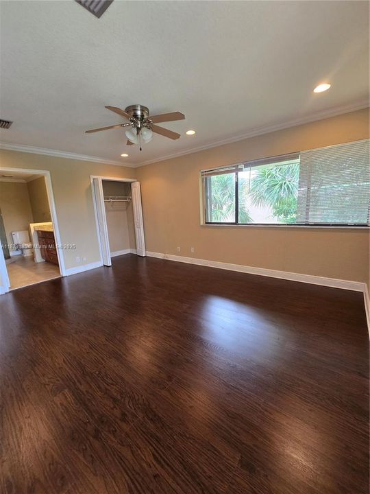 最近租的: $2,900 (3 贝兹, 3 浴室, 8264 平方英尺)