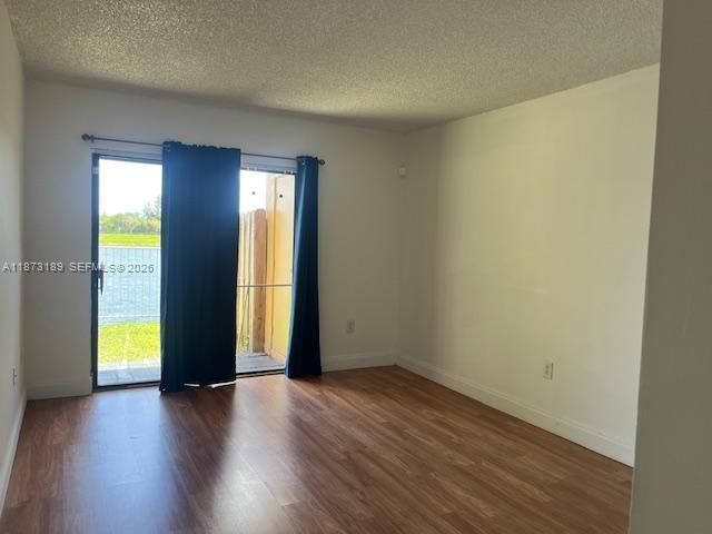 For Sale: $165,000 (1 beds, 1 baths, 702 Square Feet)