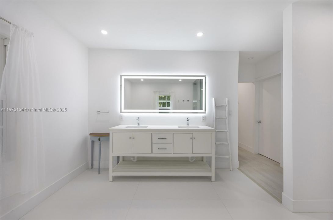 En Venta: $1,875,000 (2 camas, 2 baños, 1598 Pies cuadrados)