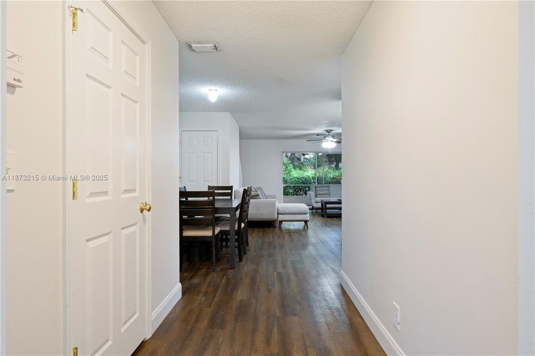 待售: $389,000 (3 贝兹, 2 浴室, 1437 平方英尺)