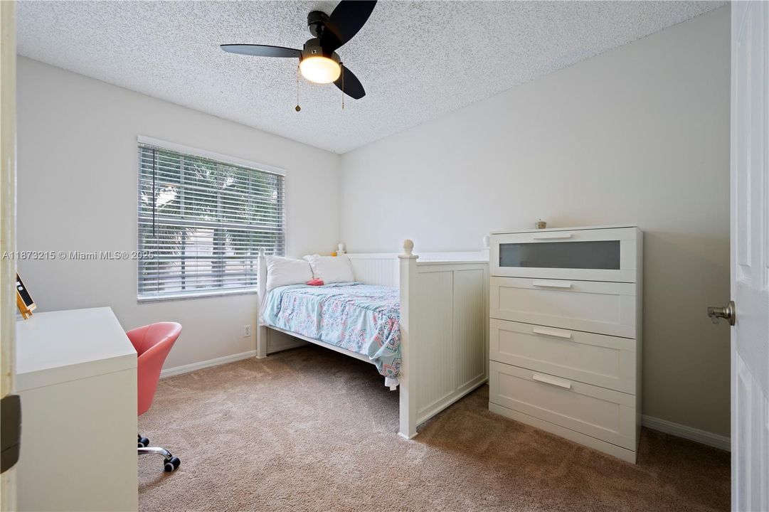 待售: $389,000 (3 贝兹, 2 浴室, 1437 平方英尺)