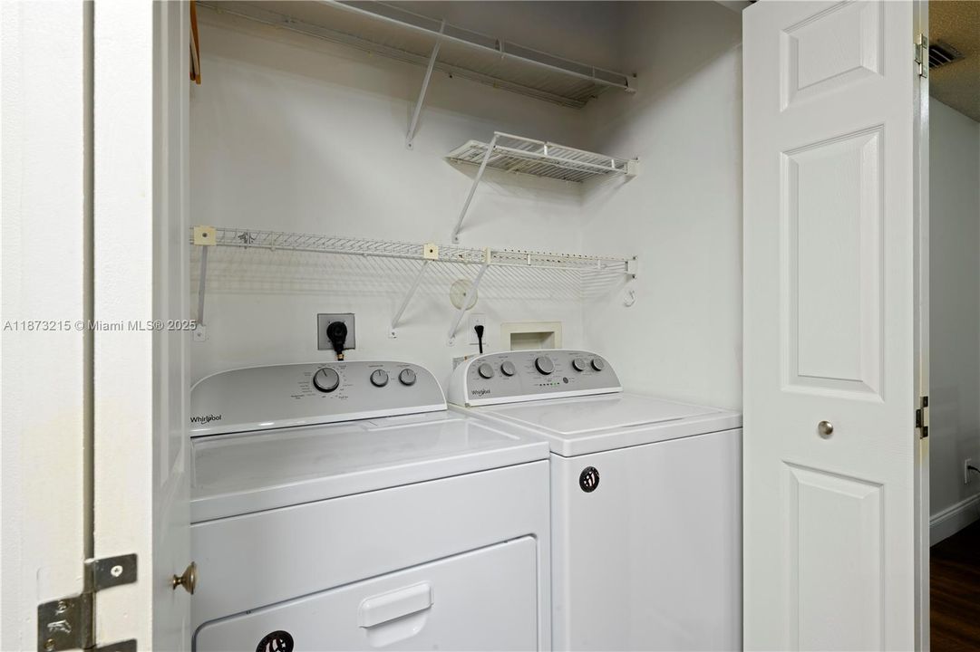 待售: $389,000 (3 贝兹, 2 浴室, 1437 平方英尺)