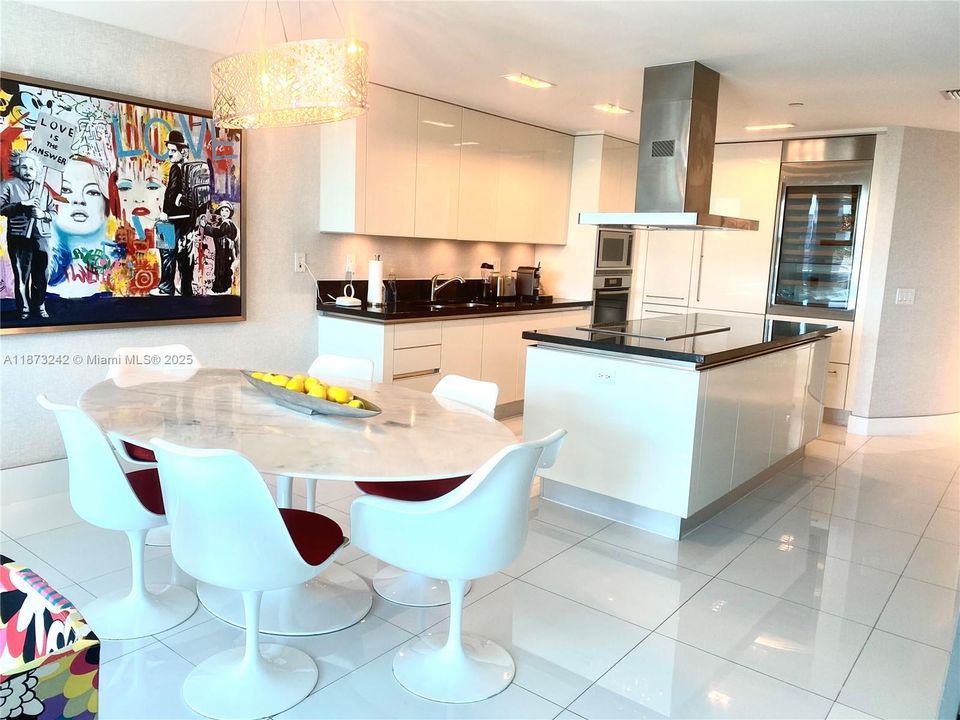 Active With Contract: $6,200 (3 beds, 3 baths, 1728 Square Feet)