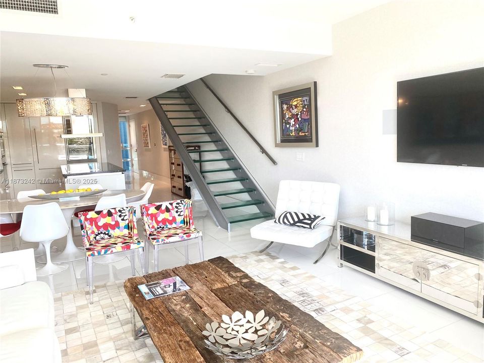 Active With Contract: $6,200 (3 beds, 3 baths, 1728 Square Feet)