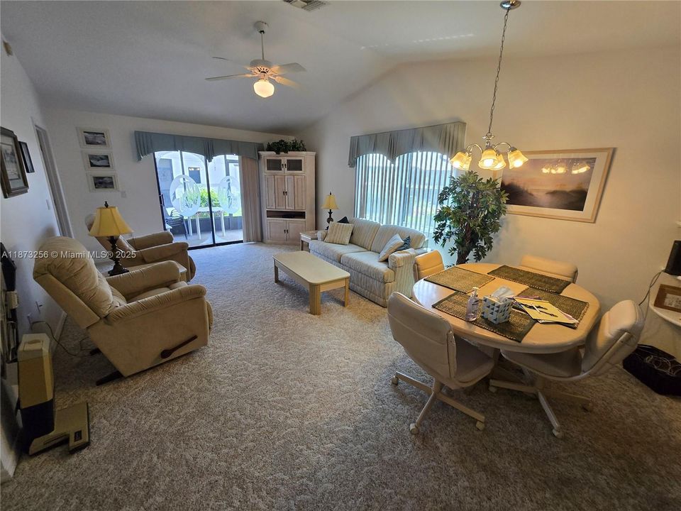 最近售出: $129,990 (2 贝兹, 2 浴室, 0 平方英尺)